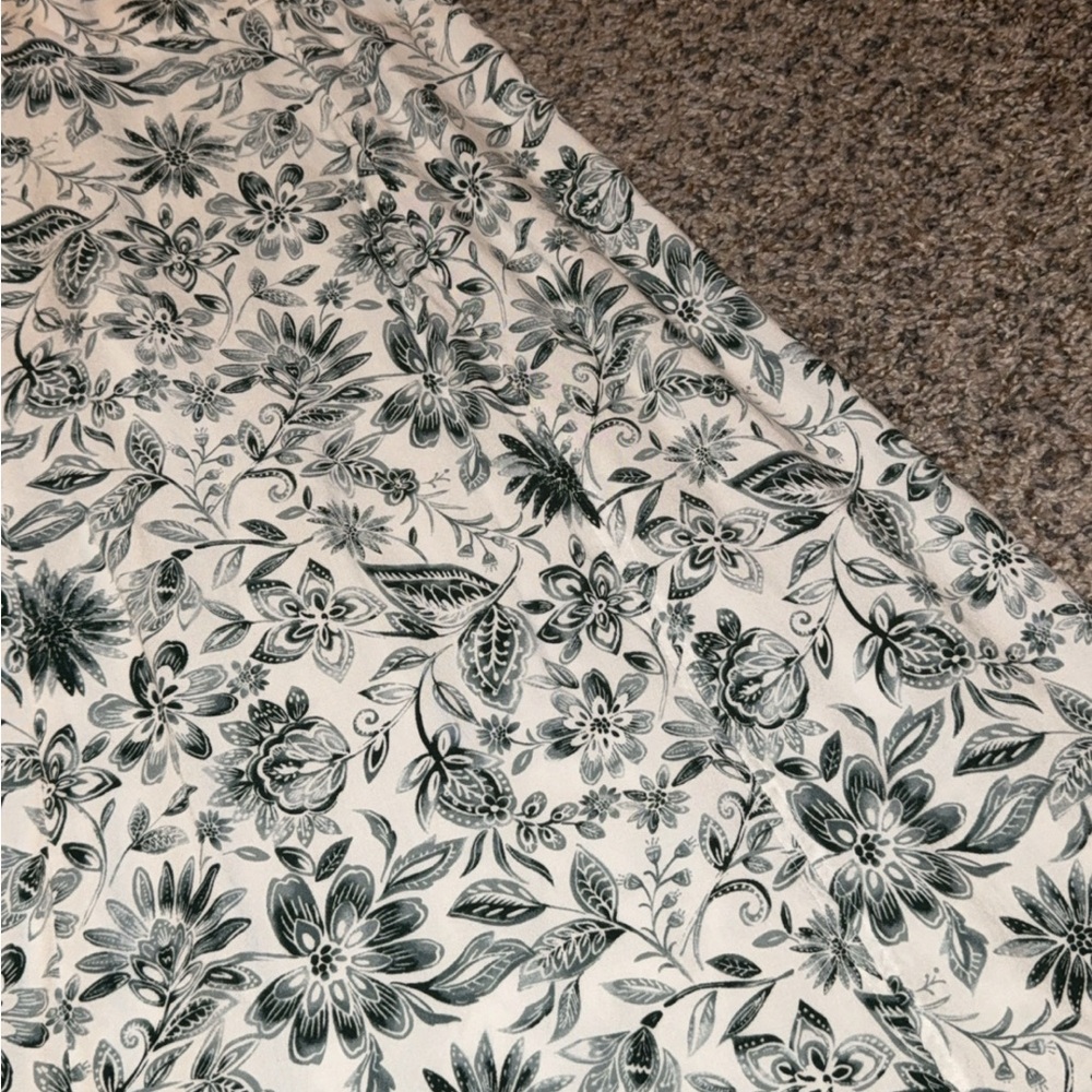 Miami Green and White Floral Midi Dress - Picture 2 of 5